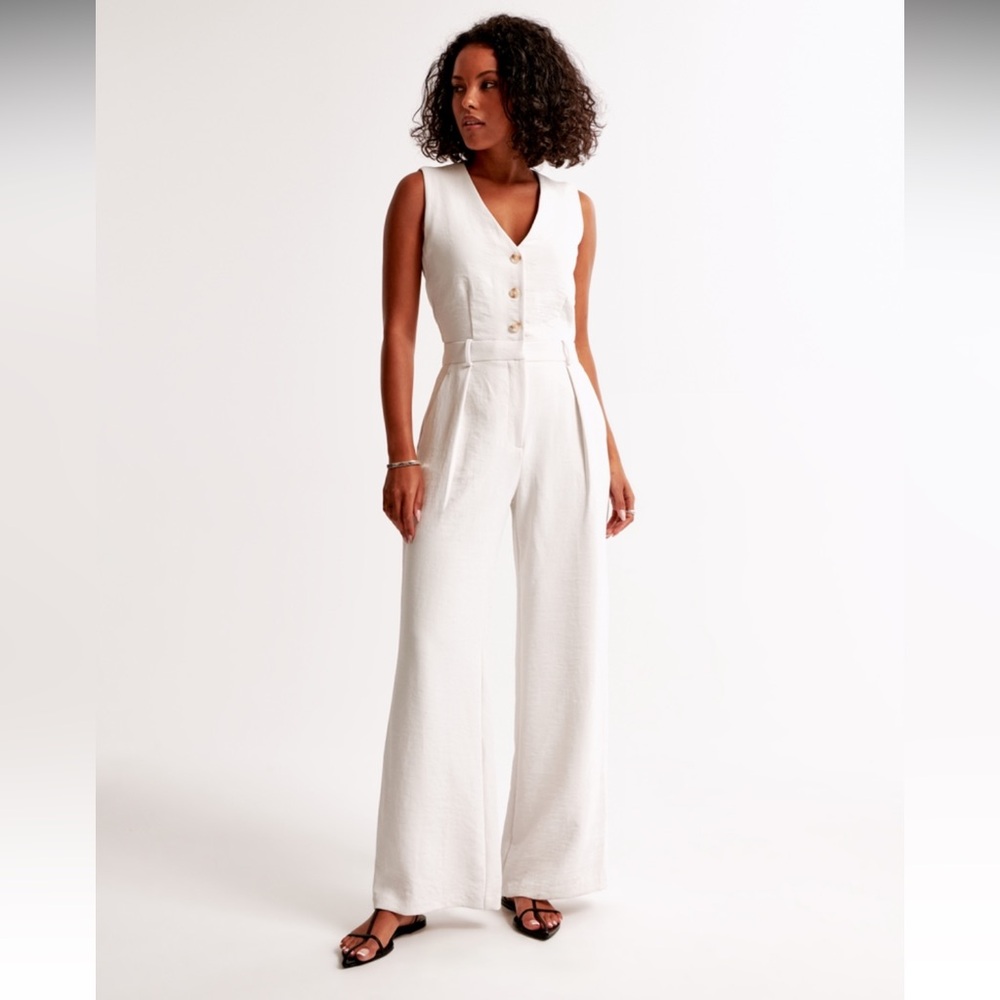BRAND NEW! Abercrombie & Fitch Mara Vest Jumpsuit